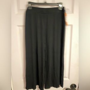 brand new pants size M
